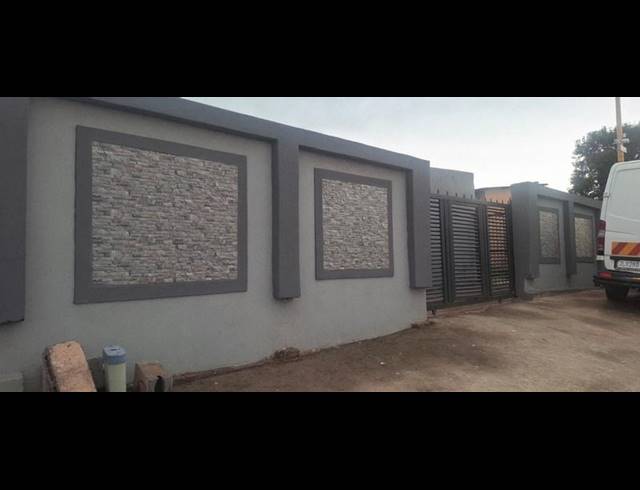 13 BEDROOM HOUSE FOR SALE IN TEMBISA